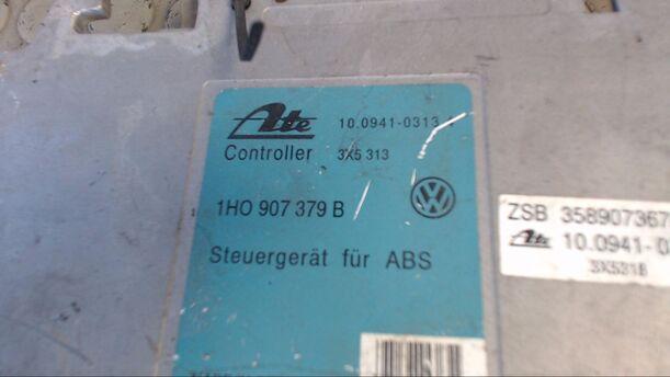 Foto: STEUERGERÄT ABS eines VW Passat 2.0 CL