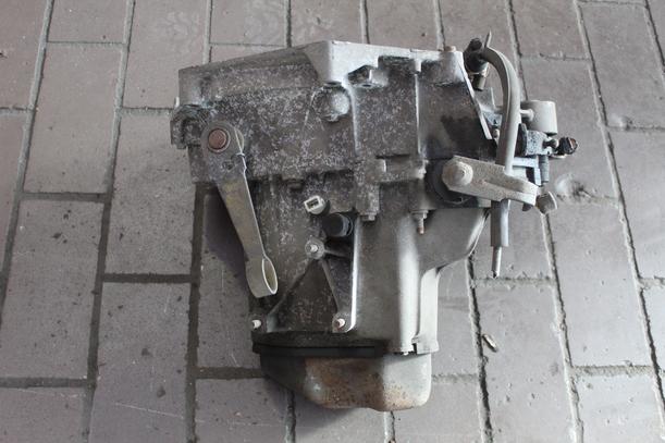 Foto: SCHALTGETRIEBE 5-GANG eines Peugeot 106 XN