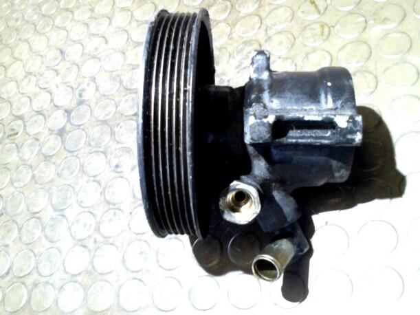 Foto: LENKGETRIEBEPUMPE eines Ford Escort Turnier 16V Flair