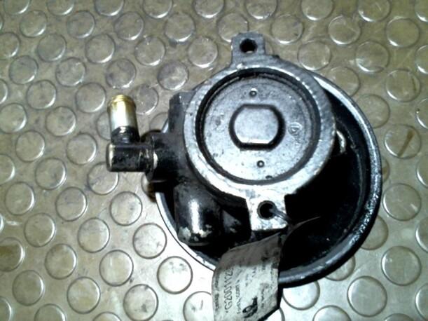 Foto: LENKGETRIEBEPUMPE eines Ford Escort Turnier 16V Flair