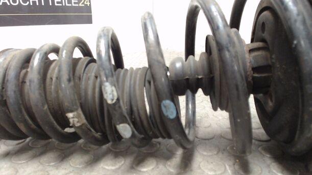 Foto: FEDERBEIN VORN LINKS eines Nissan Primera 1.6 SLX