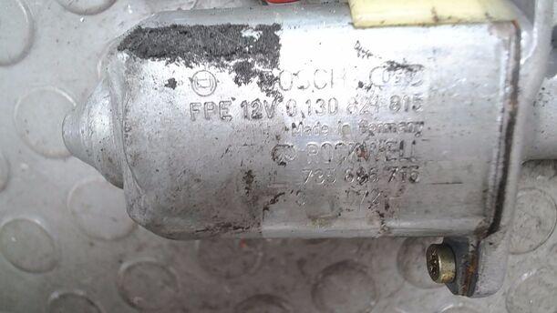 Foto: SCHIEBEDACHMOTOR / MOTOR SCHIEBEDACH eines Nissan Primera 1.6 SLX