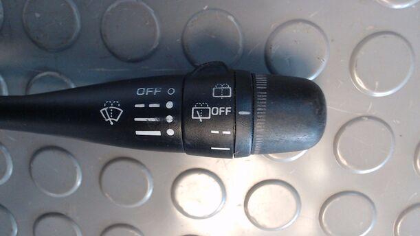 Foto: WISCHERSCHALTER eines Nissan 100 NX
