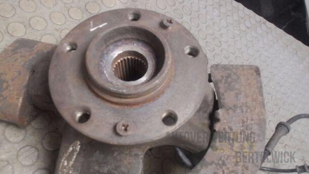 Foto: ACHSSCHENKEL VORNE LINKS eines Peugeot 605 3.0 V6 SR