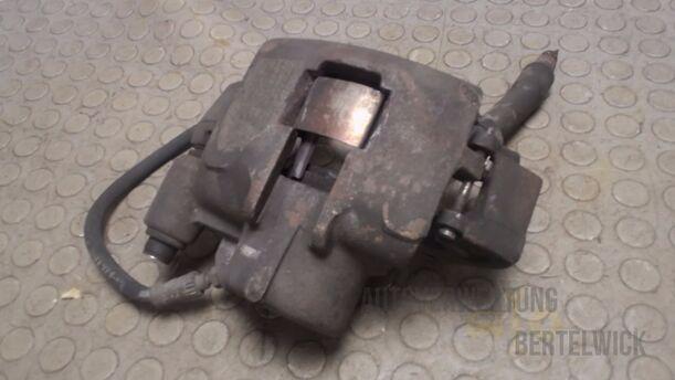 Foto: BREMSSATTEL VORN LINKS eines Peugeot 605 3.0 V6 SR