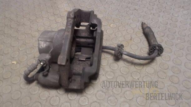 Foto: BREMSSATTEL VORN LINKS eines Peugeot 605 3.0 V6 SR