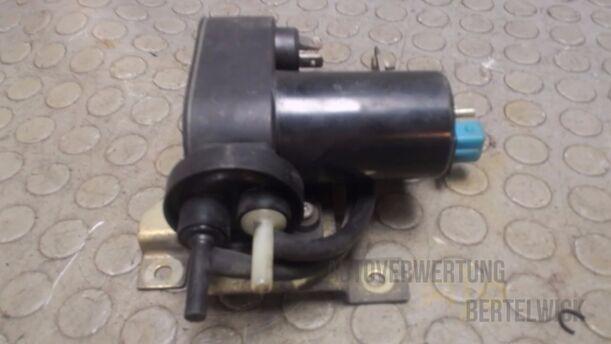 Foto: ZENTRALVERRIEGELUNGSPUMPE eines Peugeot 605 3.0 V6 SR