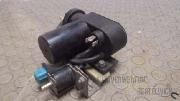 Foto: ZENTRALVERRIEGELUNGSPUMPE eines Peugeot 605 3.0 V6 SR