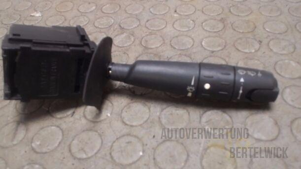 Foto: WISCHERSCHALTER eines Peugeot 605 3.0 V6 SR