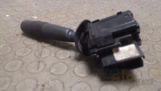Foto: WISCHERSCHALTER eines Peugeot 605 3.0 V6 SR