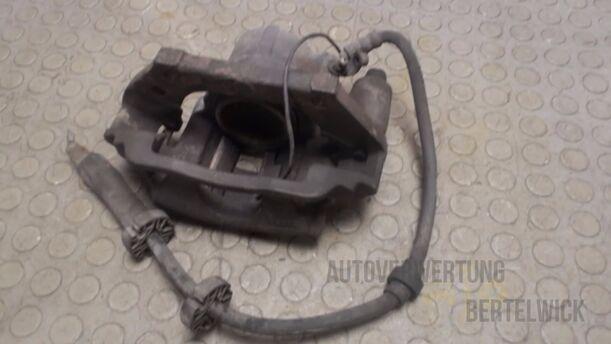Foto: BREMSSATTELVORN RECHTS eines Peugeot 605 3.0 V6 SR