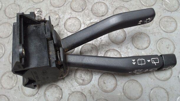 Foto: SCHEIBENWISCHERSCHALTER / LICHTSCHALTER eines Ford Sierra Turnier CL