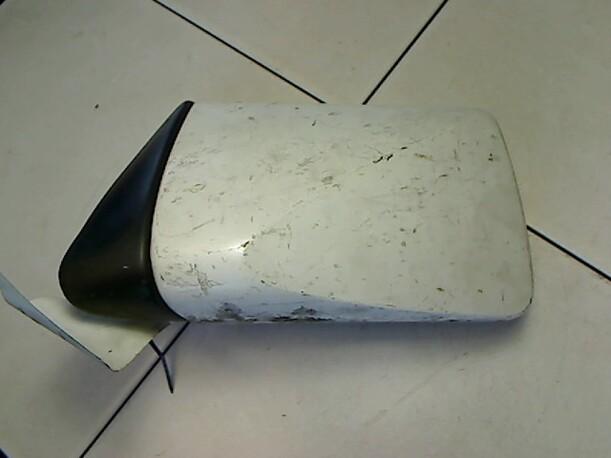 Foto: AUSSENSPIEGEL LINKS eines Opel Corsa LS