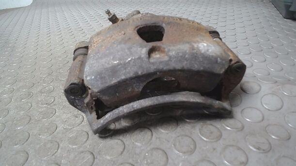 Foto: BREMSSATTEL VORN RECHTS eines Nissan Primera 1.6 SLX