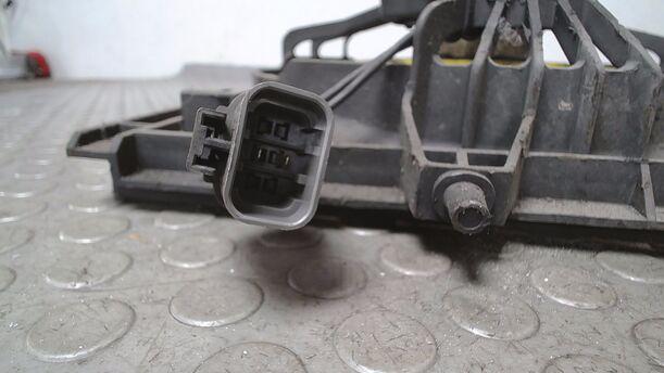 Foto: ELEKTROLÜFTER eines Nissan Primera 1.6 SLX