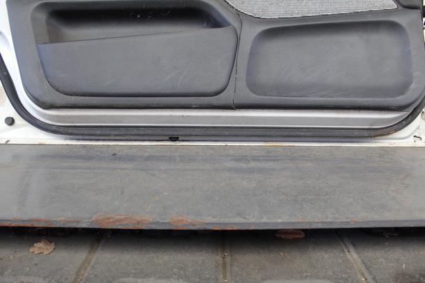 Foto: TÜR VORNE LINKS ( 4/5 TÜRER ) eines Mitsubishi Colt 1300 GL