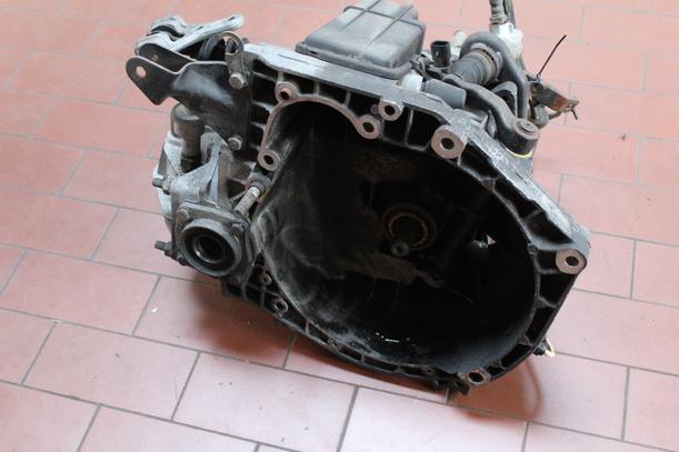 Foto: SCHALTGETRIEBE 5-GANG eines Lancia Thema turbo i.e.
