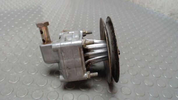 Foto: LENKGETRIEBEPUMPE / SERVOPUMPE eines Lancia Thema turbo i.e.