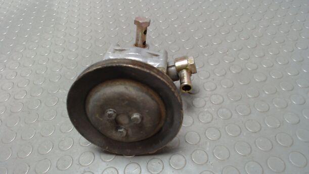 Foto: LENKGETRIEBEPUMPE / SERVOPUMPE eines Lancia Thema turbo i.e.