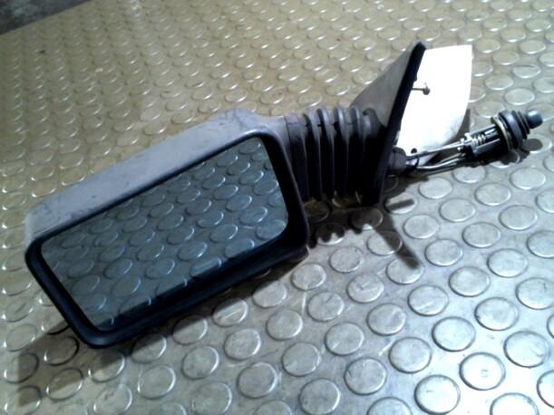 Foto: AUSSENSPIEGEL LINKS eines Fiat Croma i.e.