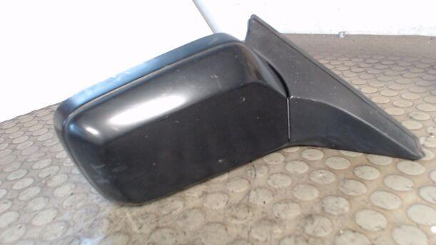 Foto: AUSSENSPIEGEL MECH. INNENVERSTELLB LINKS eines Nissan Sunny Super