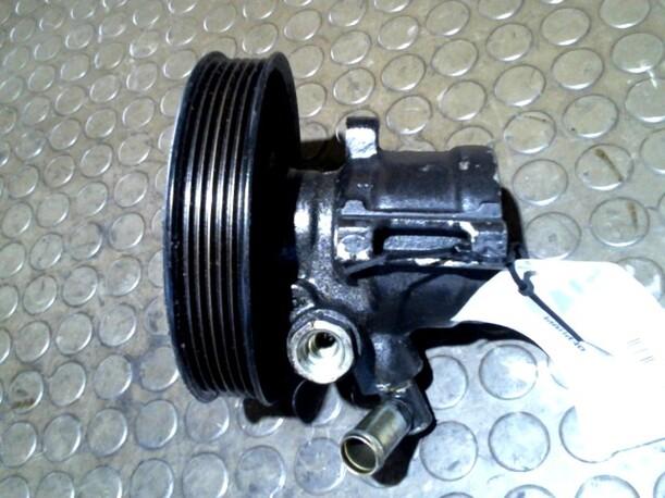 Foto: LENKGETRIEBEPUMPE eines Ford Escort 16V Flair