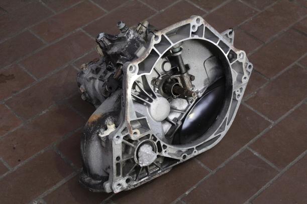 Foto: SCHALTGETRIEBE 5-GANG F10 eines Opel Corsa City
