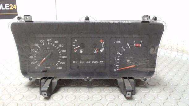 Foto: TACHOEINHEIT / KOMBIINSTRUMENT eines Ford Sierra Coupe CL