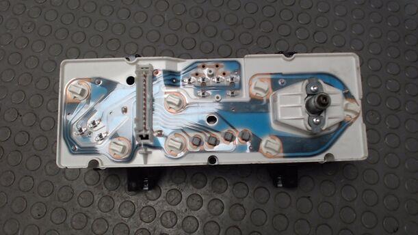 Foto: TACHOEINHEIT / KOMBIINSTRUMENT eines Ford Sierra Coupe CL