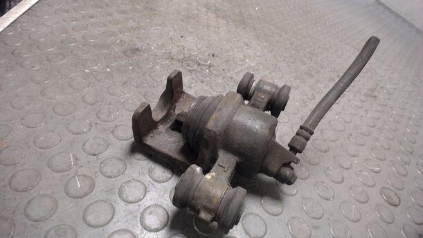 Foto: BREMSSATTEL VORN LINKS eines Nissan Micra LX