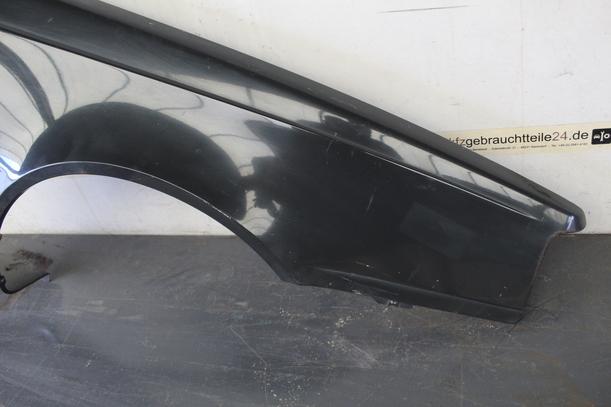 Foto: KOTFLÜGEL VORN RECHTS eines Volvo 440 GL Injection