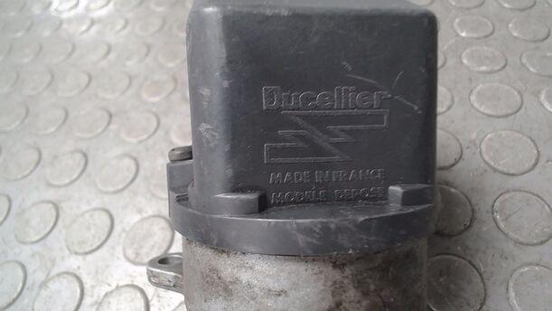 Foto: ZÜNDVERTEILER eines Renault R 25 TI