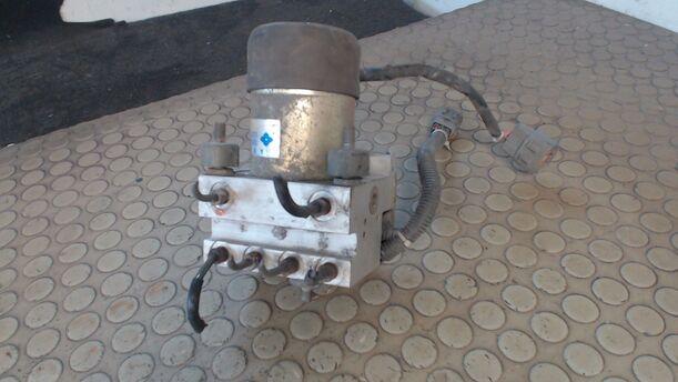 Foto: ABS-BREMSAGGREGAT eines Mazda MX-3 16V