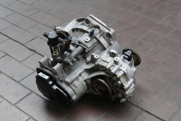 Foto: SCHALTGETRIEBE 5 GANG ASD eines VW Polo Classic 90 TDI