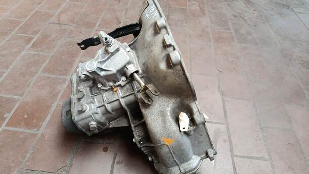 Foto: SCHALTGETRIEBE 5-GANG X14 XE (68000km) eines Opel Tigra 1.4i 16V