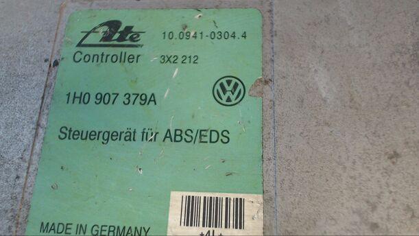 Foto: STEUERGERÄT ABS eines VW Golf 1.8 Europe