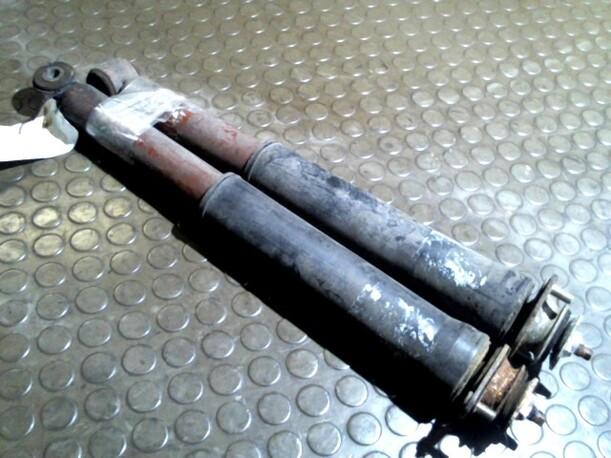 Foto: STOßDÄMPFERPAAR HINTEN eines BMW 316