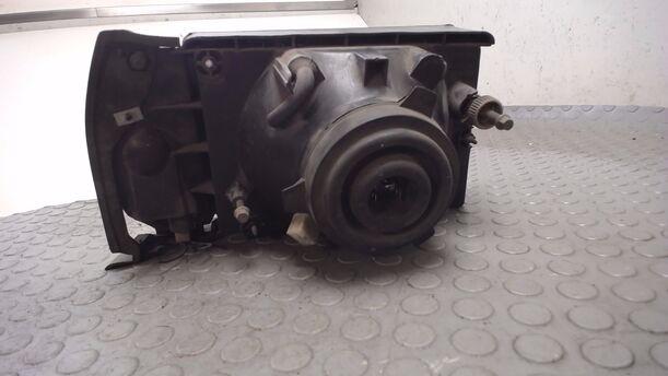 Foto: SCHEINWERFER LINKS eines Lancia Y 10 fire i.e.