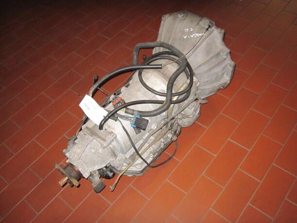 Foto: AUTOMATIK-GETRIEBE eines Opel Omega GL