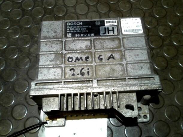 Foto: STEUERGERÄT AUTOMATIKGETRIEBE eines Opel Omega GL