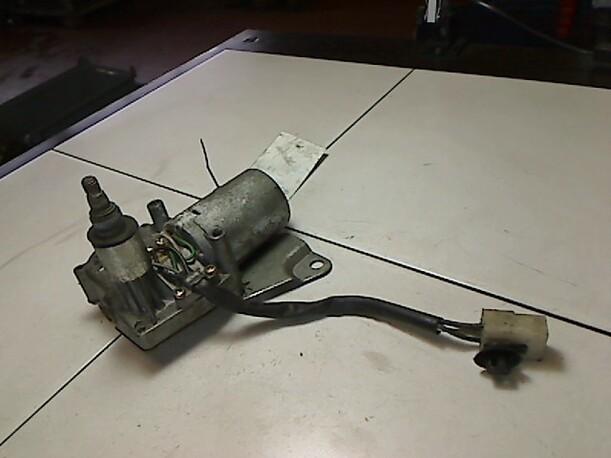Foto: HECKSCHEIBENWISCHERMOTOR eines Peugeot 405 Break SRI