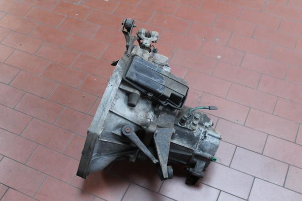 Foto: SCHALTGETRIEBE 5-GANG eines Lancia Thema 6V