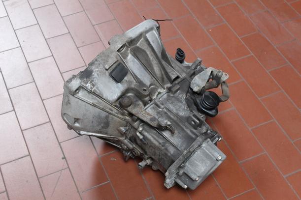 Foto: SCHALTGETRIEBE 5-GANG eines Fiat Tipo 1600 i.e.