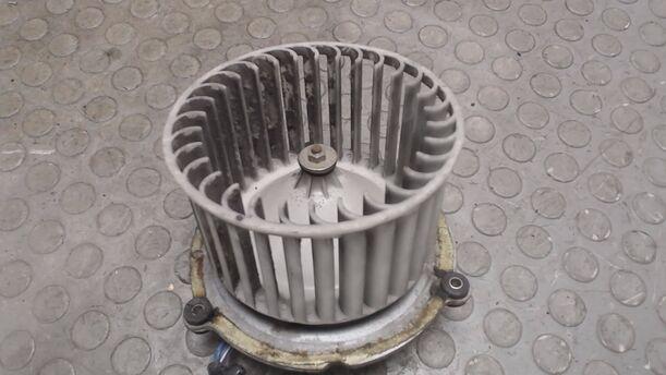 Foto: GEBLÄSEMOTOR eines Nissan Micra LX