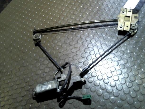 Foto: FENSTERHEBER VR eines Alfa Romeo Alfa 33 1.4 I.E.