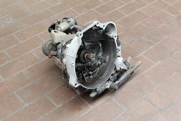 Foto: SCHALTGETRIEBE 5-GANG eines Mitsubishi Colt EXE