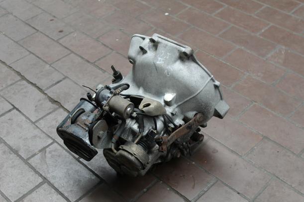 Foto: SCHALTGETRIEBE 5-GANG eines Mitsubishi Colt EXE
