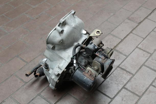 Foto: SCHALTGETRIEBE 5-GANG eines Mitsubishi Colt EXE