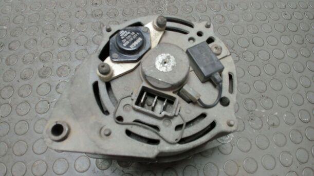 Foto: LICHTMASCHINE / GENERATOR ( 55A ) eines Ford Sierra CL