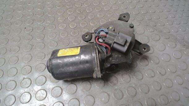 Foto: SCHEIBENWISCHERMOTOR VORN eines Nissan Primera 2.0 SLX